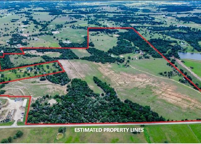 Property at 1197 Private Road 2071, Giddings, TX 78942, 4 beds, 3 baths