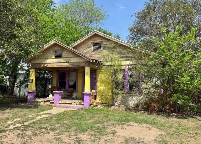 Property at 205 S Chestnut St, Lampasas, TX 76550, 2 beds, 1 bath