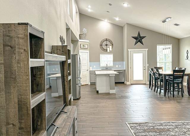 Property at 177 Mokulua Ln, Bastrop, TX 78602, 4 beds, 2 baths