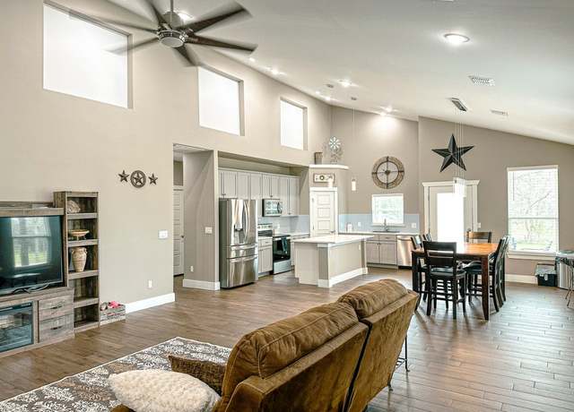 Property at 177 Mokulua Ln, Bastrop, TX 78602, 4 beds, 2 baths
