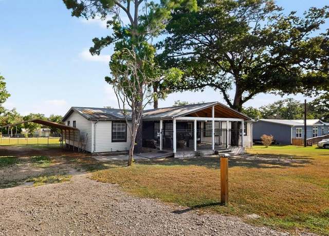 Property at 132 Cherokee Cir, Smithville, TX 78957, 4 beds, 2 baths