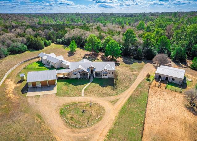 Property at 335 La Reata Trl, Smithville, TX 78957, 4 beds, 3.5 baths