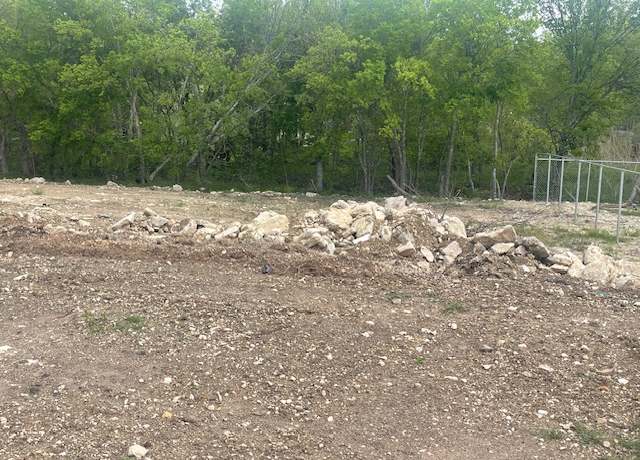 Property at 114 Circle Dr, Buda, TX 78610