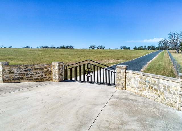 Property at 619 Cornehl Rd, Fredericksburg, TX 78624, 2 beds, 1.5 baths