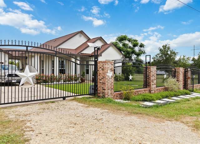Property at 7925 Hayride Rd, Del Valle, TX 78617, 3 beds, 2 baths