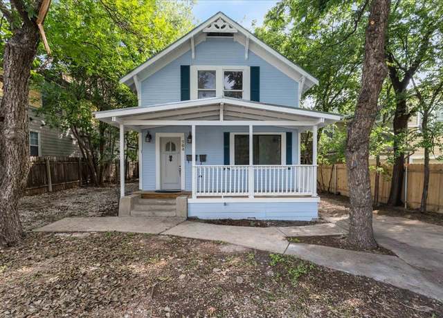 Property at 704 Franklin Blvd, Austin, TX 78751, 4 beds, 2 baths
