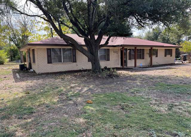 Property at 1133 W Bell St, Bartlett, TX 76511, 4 beds, 2 baths