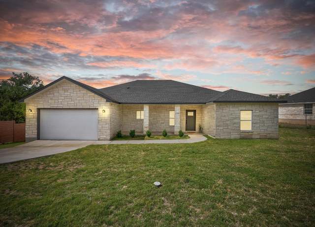 Property at 17701 Village Dr, Dripping Springs, TX 78620, 4 beds, 2 baths