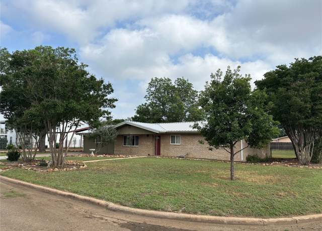 Property at 1309 E Brown St, Llano, TX 78643, 3 beds, 2 baths