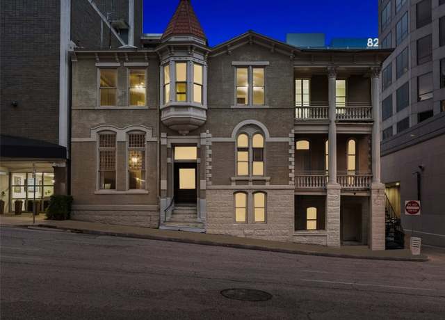 Property at 109 E 10th St, Austin, TX 78701, 9 beds, 3.5 baths