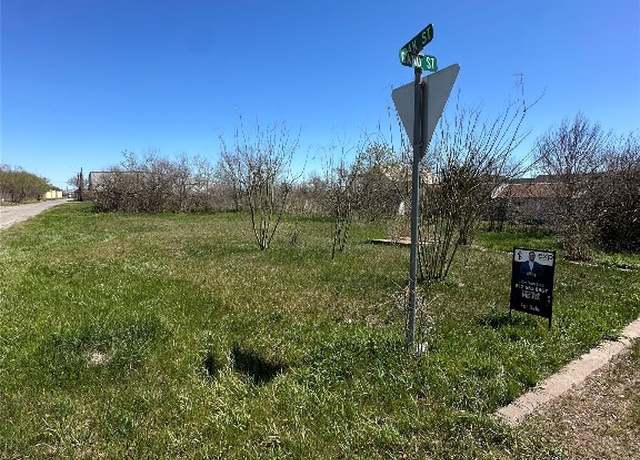 Property at 301 Gano St, Taylor, TX 76574