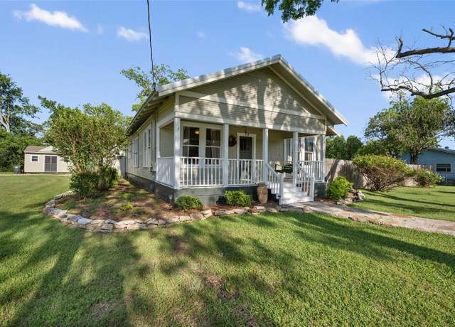 Property at 117 N Main St, Paige, TX 78659, 3 beds, 1 bath