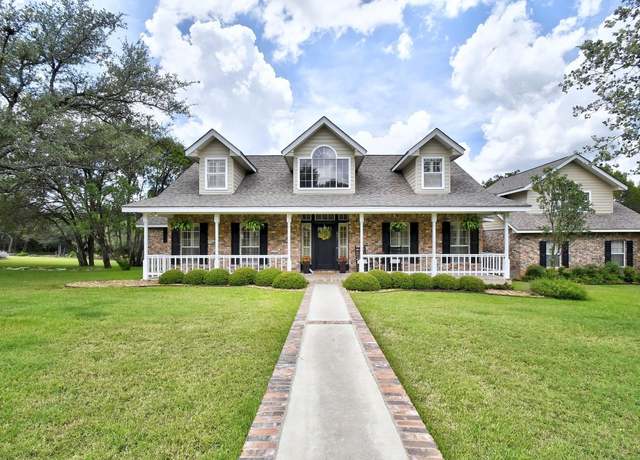 Property at 63 Hunters Point Drive Dr, New Braunfels, TX 78132, 4 beds, 4.5 baths