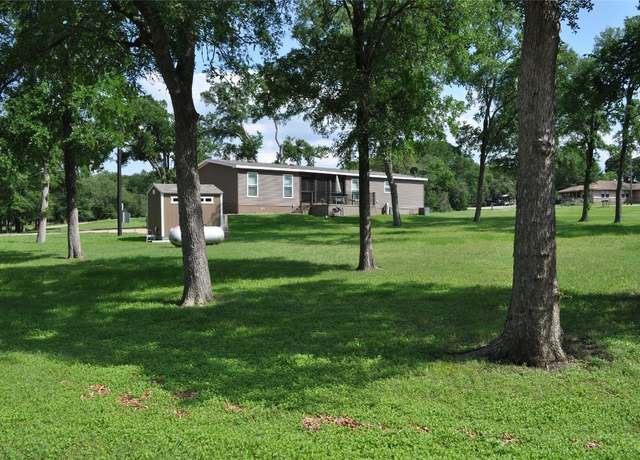 Property at 280 Lakewood Cir, Brenham, TX 77833, 3 beds, 2 baths