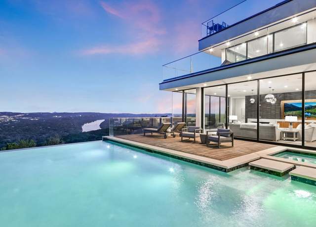 Property at 6607 W Courtyard Dr, Austin, TX 78730, 5 beds, 5.5 baths