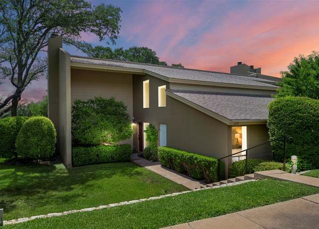 Property at 230 Lido St Unit I-2, Lakeway, TX 78734, 3 beds, 2.5 baths