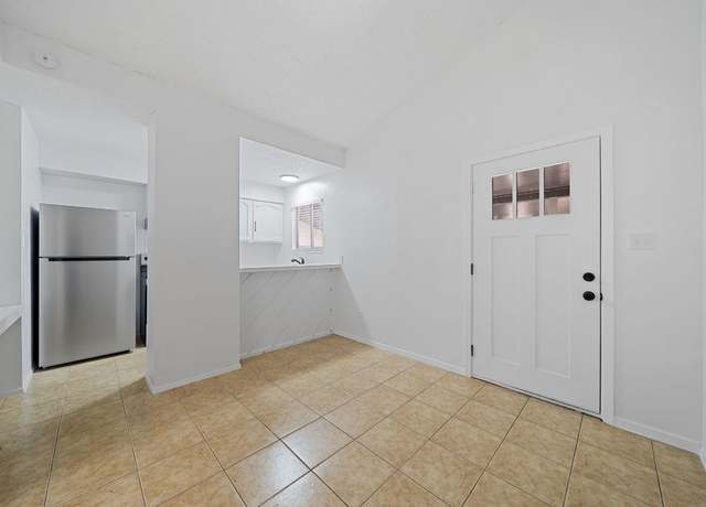 Property at 2410 Longview St Unit D-301, Austin, TX 78705, 1 bed, 1 bath