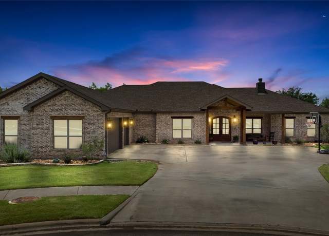 Property at 8307 Dorset Dr, Killeen, TX 76542, 3 beds, 4.5 baths