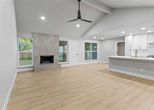 Property at 3907 Carmel Dr, Austin, TX 78721, 3 beds, 2 baths