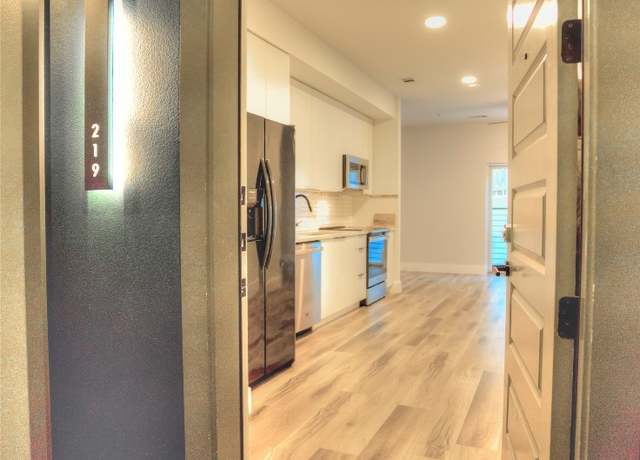 Property at 2220 Webberville Rd #219, Austin, TX 78702, 1 bath