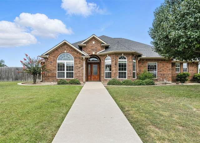 Property at 100 Davis Ct, Thorndale, TX 76577, 4 beds, 3 baths