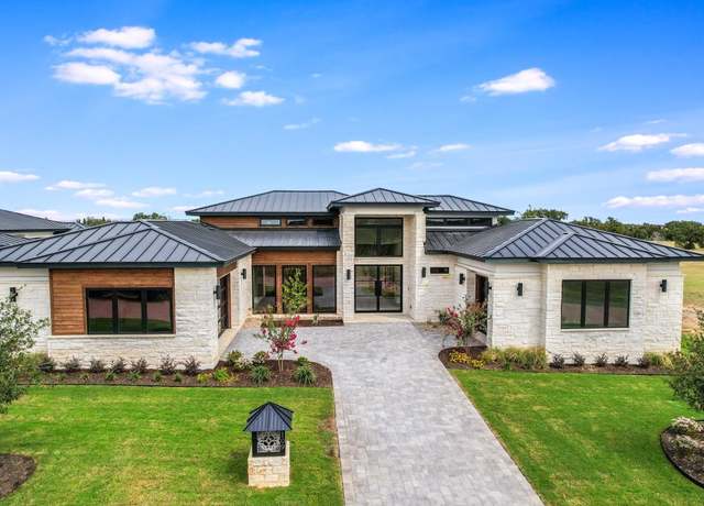 Property at 109 Island Ct, Horseshoe Bay, TX 78657, 4 beds, 4.5 baths