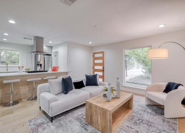 Property at 5307 Downs Dr, Austin, TX 78721, 2 beds, 2 baths