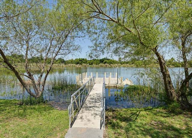 Property at 125 Saint Marys Dr, Hutto, TX 78634, 3 beds, 2 baths