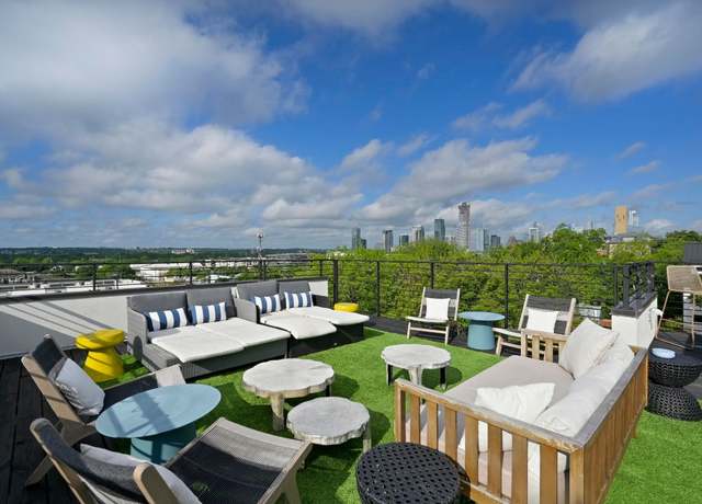 Property at 2002 E 8th St, Austin, TX 78702, 4 beds, 3 baths