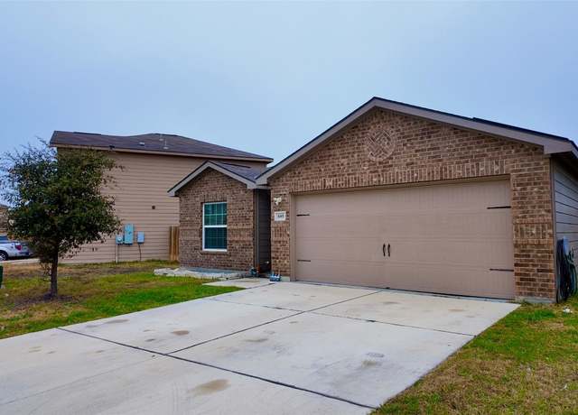 Property at 685 Yearwood Ln, Jarrell, TX 76537, 3 beds, 2 baths