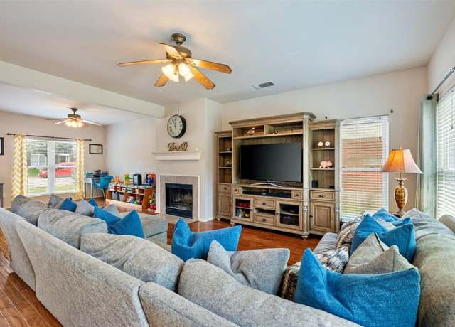 Property at 17121 Bishopsgate Dr, Pflugerville, TX 78660, 4 beds, 2.5 baths