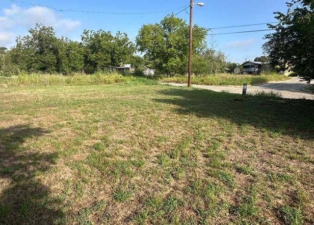 Property at 111 Martin St, Luling, TX 78648