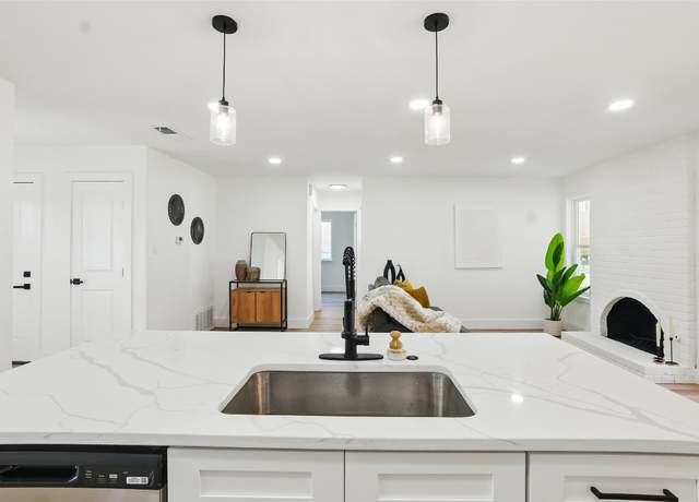 Property at 6014 London Dr, Austin, TX 78745, 3 beds, 2 baths