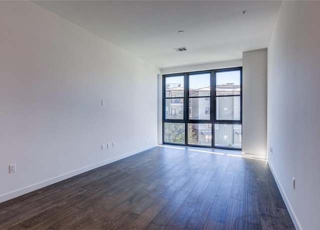 Property at 800 Embassy Dr #233, Austin, TX 78702, 1 bed, 1 bath