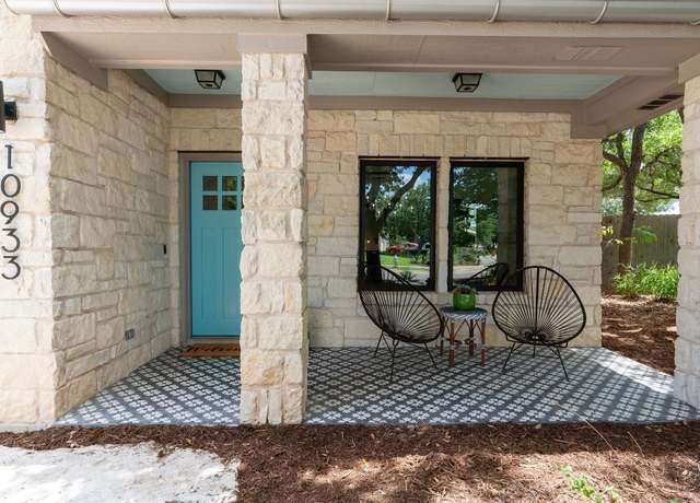 Property at 10933 Beachmont Ln, Austin, TX 78739, 5 beds, 3 baths