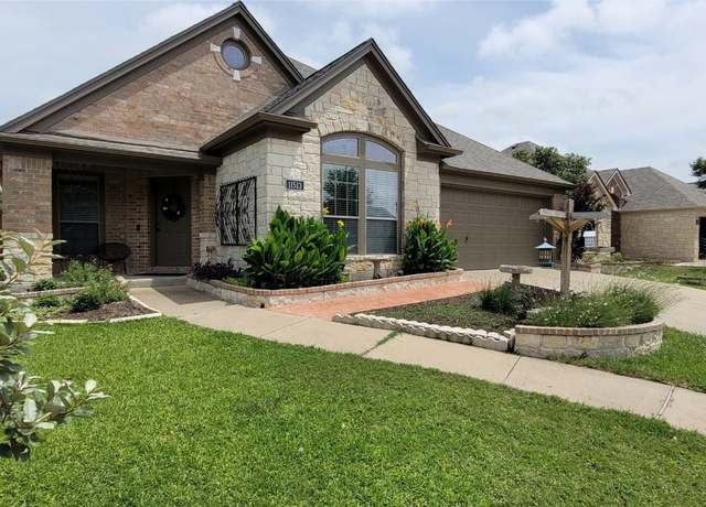 Property at 11513 Glen Knoll Dr, Manor, TX 78653, 4 beds, 2 baths