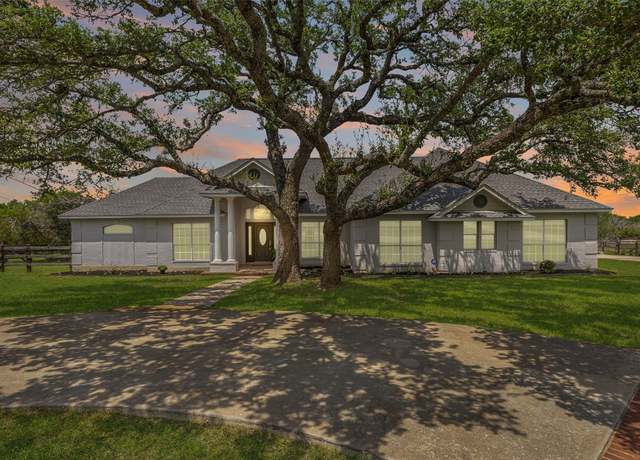 Property at 208 Saddletree Ln, Dripping Springs, TX 78620, 4 beds, 3 baths