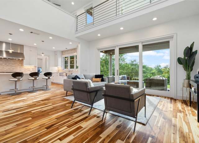 Property at 2902 Cedarview Dr, Austin, TX 78704, 4 beds, 4.5 baths