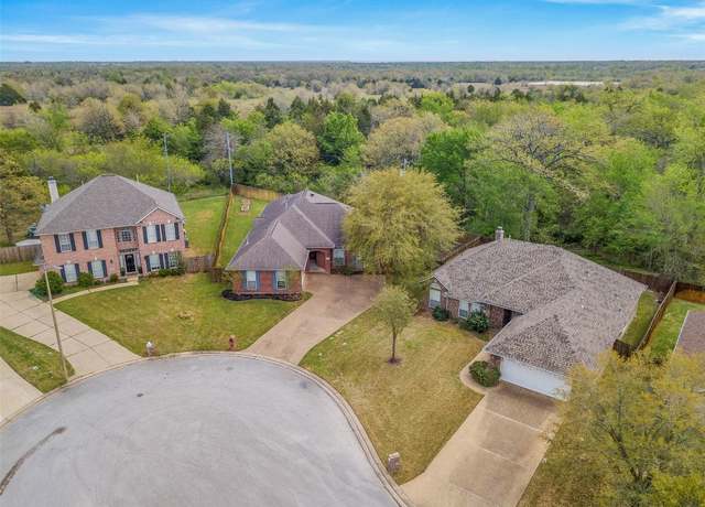 Property at 6208 Cromwell Ct, Bryan, TX 77802, 4 beds, 3 baths