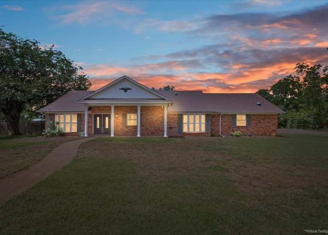 Property at 504 E 24th Ave, Belton, TX 76513, 4 beds, 2 baths