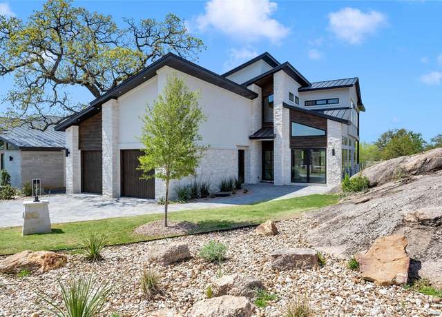 Property at 310 Azalea Ct, Horseshoe Bay, TX 78657, 3 beds, 3.5 baths
