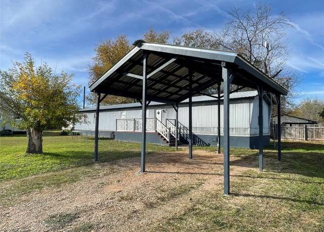 Property at 113 Elizabeth Dr, Spicewood, TX 78669, 3 beds, 2 baths