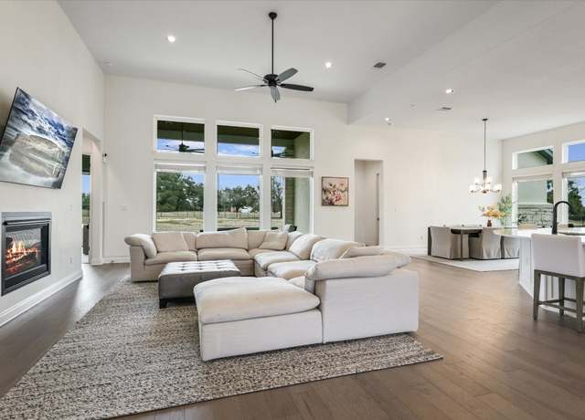 Property at 1114 Woodpark Ln, Georgetown, TX 78633, 4 beds, 4.5 baths