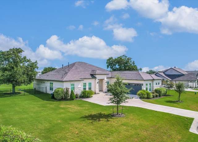 Property at 1114 Woodpark Ln, Georgetown, TX 78633, 4 beds, 4.5 baths