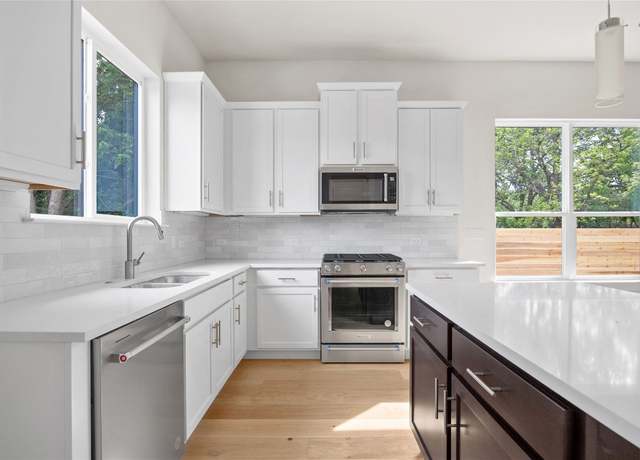 Property at 760 Mansell Dr, Austin, TX 78702, 3 beds, 2.5 baths
