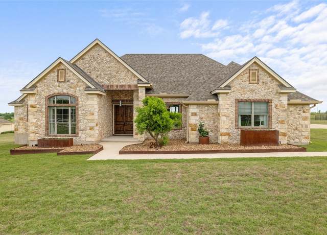 Property at 204 E Vienna Dr, Hutto, TX 78634, 4 beds, 3 baths