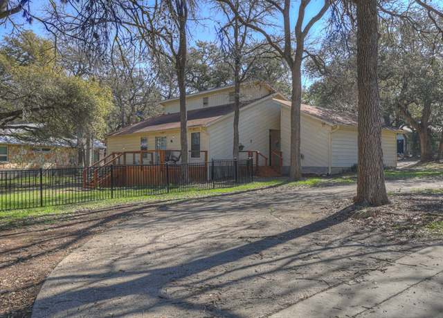 Property at 7 Brookhollow Dr, Wimberley, TX 78676, 3 beds, 2 baths