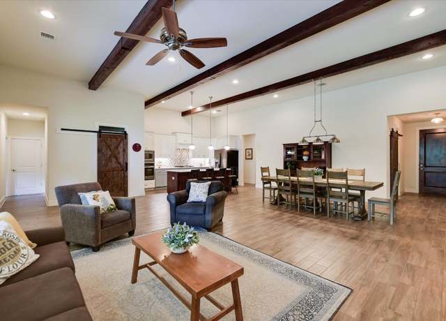 Property at 248 Oak Hill Dr, Liberty Hill, TX 78642, 5 beds, 3 baths