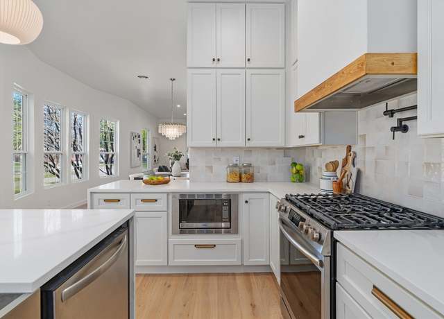 Property at 1207 Lexington St, Taylor, TX 76574, 3 beds, 2.5 baths