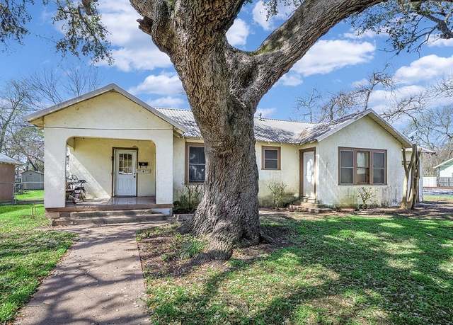 Property at 251 N Monroe St, La Grange, TX 78945, 1 bed, 1 bath